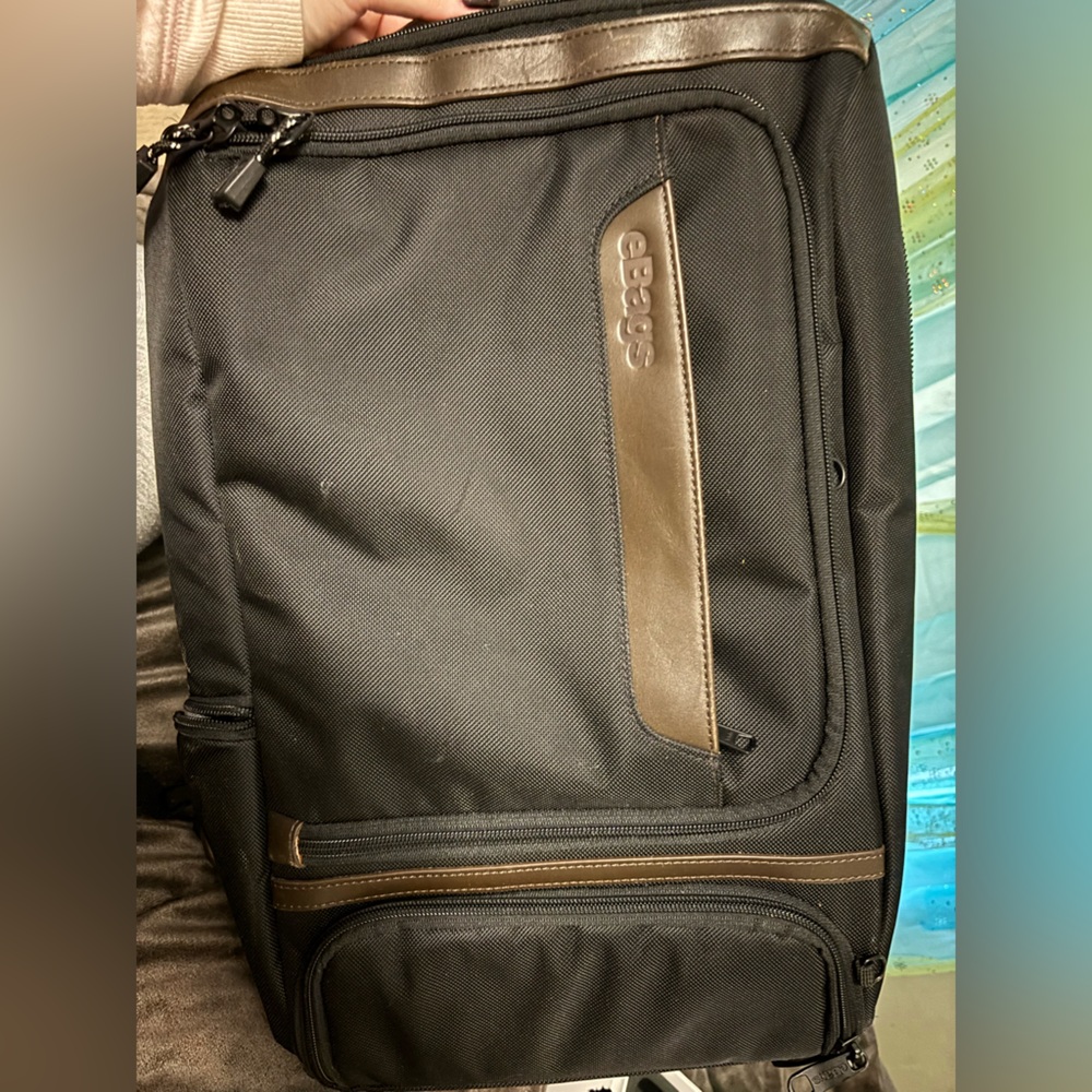 Business bag. Briefcase turns backpack.